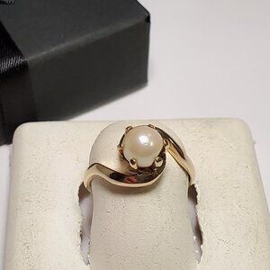 Estate 6.4mm Natural Cultured Pearl 6 prong simple Twist 10Kt Y/Gold Ring #20616